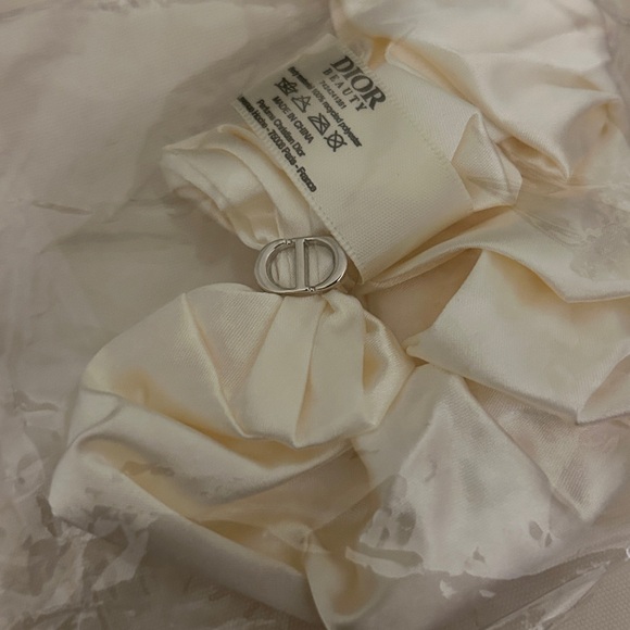 Dior Beauty CD Scrunchie NEW!! main image 6
